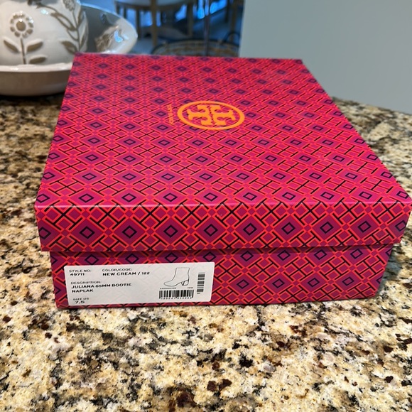 Tory Burch Juliana 65mm Bootie Naplak - Picture 13 of 14